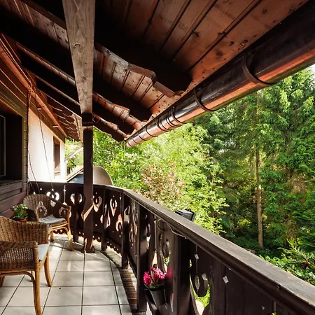 Проживание в семье Pod Jemiola