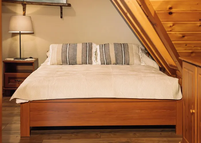 Pod Jemiola בית אירוח *